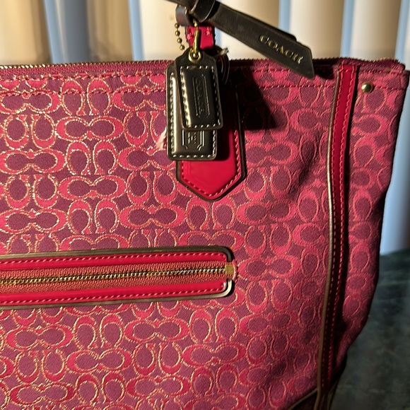 COPY - Coach hot pink signature tote part fabric part pattoned leather double h… - Picture 2 of 8